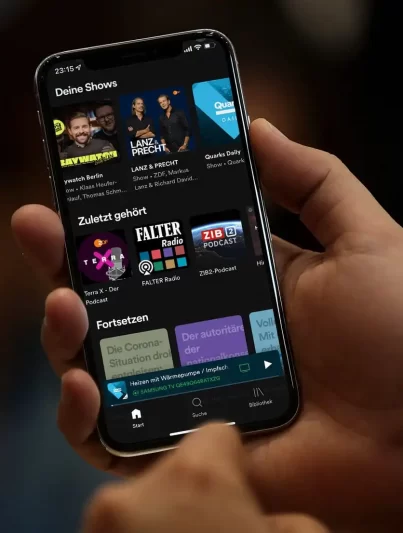 verschiedene Podcasts auf Smartphone