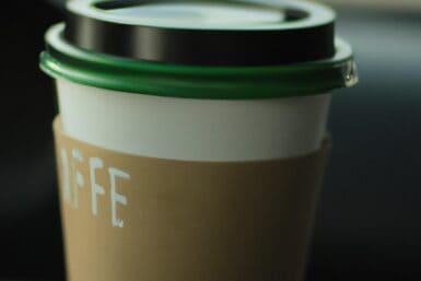 Statussymbol: Kaffeebecher