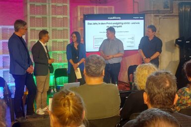 Podiumsdiskussion auf der Re:Publica 2025 zum Thema "Das Jahr, in dem Print endgültig stirbt - und wie es weitergeht"